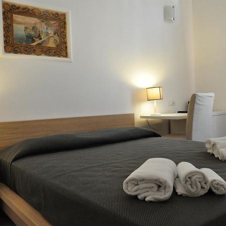 Rooms And Breakfast Zefiro San Vito Lo Capo Exterior foto